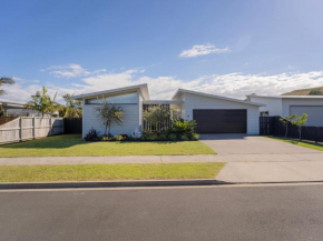 The Summer Stunner - Whitianga Holiday Home